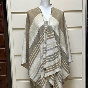 BCBGMaxazria NWT Poncho Cape Tan Multi Sweater O/S